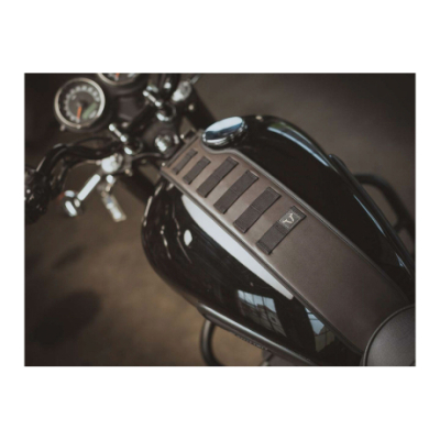 Triumph Bonneville/T100,Thruxton(04-),Scrambler(06-)  -popruh SLA na nádrž SW-Motech